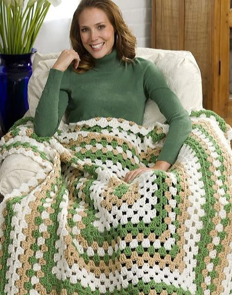 Giant Granny Square, Granny Square Throw, Crocheted Afghans, Veronica Mars, Crocheted Blanket, Crochet Fun, Crochet Granny Square Blanket, Crochet Goodies, Crochet Booties