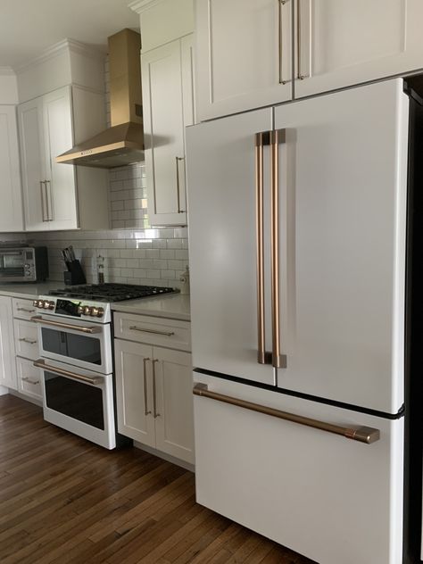 Ge Cafe Appliances White, Lg Cafe Appliances Kitchen, Fridge By Stove, Bespoke Fridge Kitchen, White Gold Kitchen Appliances, Panel Front Refrigerator, Fridge Next To Stove Kitchen, Fridge And Stove On Same Wall, Fridge Beside Stove