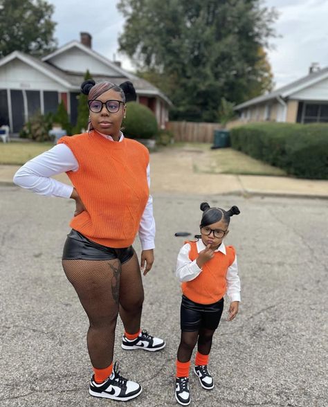 Mom And Daughter Outfits Matching Black, Mommy And Me Hairstyles, Black Mom And Daughter, Mom And Me Outfits, Mommy Daughter Photography, Matching Mommy Daughter, Mommy Daughter Photoshoot, Mommy Daughter Pictures, Kid Birthday Outfits