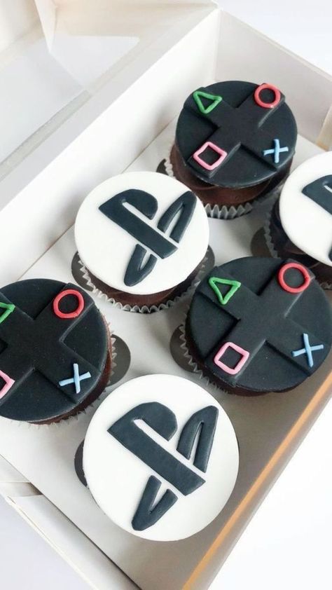 Playstation Cupcakes, Gamer Birthday Cake, Gamers Party Ideas, Computer Cake, Playstation Party, Playstation Cake, Cake For Boyfriend, Video Games Birthday Party, Harry Birthday