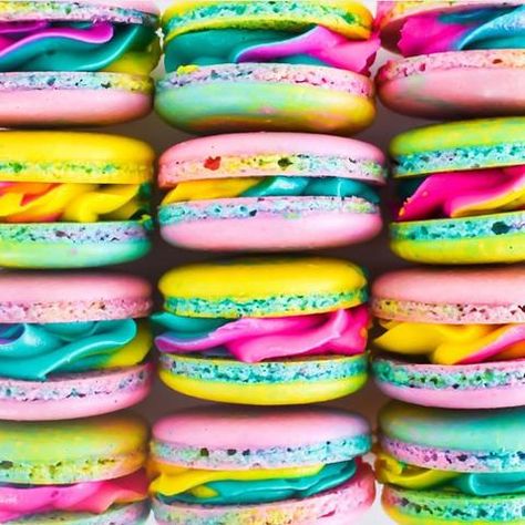 What To Buy In Paris, Rainbow Macarons, Vanilla Macaroons, How To Make Meringue, French Macarons Recipe, Chocolate Ganache Frosting, Ganache Frosting, Almond Powder, French Pastry