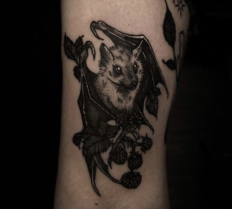 Bats Tattoo Design, Goth Tattoo, Bat Tattoo, Witch Tattoo, Inspiration Tattoo, Tattoos Geometric, Spooky Tattoos, Gothic Tattoo, Stomach Tattoos