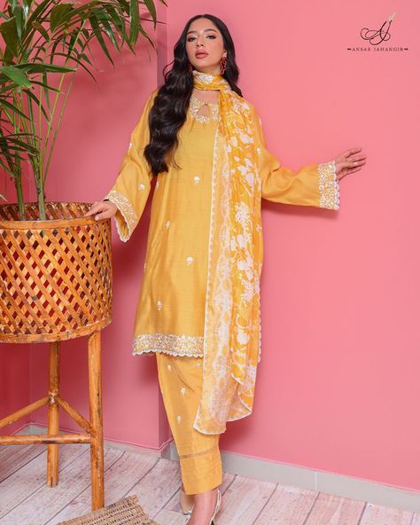 Ansab Jahangir, Raw Silk Pants, Raw Silk Kurta, Motif Embroidery, Pakistan Fashion, Silk Kurta, Keyhole Neckline, Silk Dupatta, Lace Border