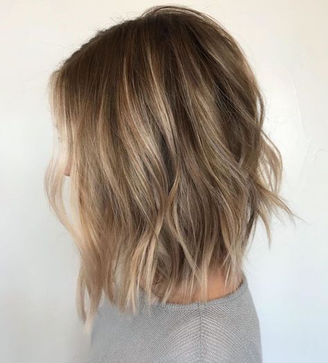 Choppy Dark Blonde Bob With Subtle Highlights Dark Blonde Bobs, Dark Blonde Highlights, Wavy Bob Haircuts, Blonde Wavy Hair, Wavy Bob Hairstyles, Medium Bob Hairstyles, Wavy Bob, Choppy Bob Hairstyles, Natural Wavy Hair