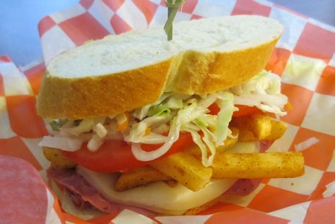 Primanti Brothers, Pittsburgh Food, Meatloaf Sandwich, Meat Sandwich, New Pic, Restaurant Dishes, Best Sandwich, Cat Recipes, Copycat Recipe