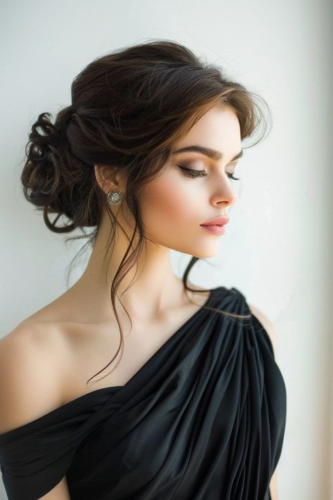 Side Shoulder Dress Hairstyle, Side Do Bridesmaid Hair, One Strap Dress Hairstyles Bridesmaid, Wedding Hair Styles Off The Shoulder Dress, Black Hairstyle Wedding, Hair Down Hairstyles Short, Hairstyle For Sequin Dress, Hairstyles For Off The Shoulder Dress Short Hair, Haïr Style For Off Shoulder Dress