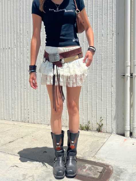 outfit inspo Festival Boots Outfit, All Things Go Festival Outfit, 2024 Festival Outfits, Festival Outfit Aesthetic, Camp Flog Gnaw Outfits, Noah Kahan Concert Outfit, Coachella Outfit Ideas, Coachella Fits, Festival Fits