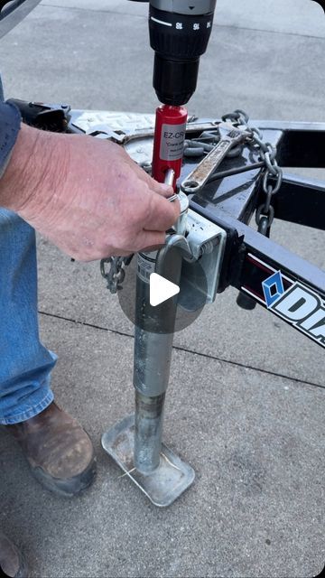 EZ-Crank Trailer Jack Adapter on Instagram: "Raise & lower your trailer hitch in seconds with the EZ-CRANK! 😁  #ezcrank #towing #tractortimewithtim #construction #auto #automotive #livestock #livestocktransport #landscaping #landscape #semitrailer #trailer #trailerjack #flatbedtrailer #flatbedtruck #trucking #semitruck #midamericatruckshow" Farming Ideas, Trailer Jacks, Trailer Plans, Flatbed Trailer, Semi Trailer, Trailer Hitch, Semi Trucks, Trailer, Landscaping