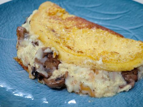 Mushroom Omelette Recipe, Spinach Mushroom Omelette Recipe, Classic French Omelette, Omelette Mushroom, Spinach Mushroom Omlette, Cheese Omelette Recipe, Mushroom Omelette, Cheese Omelet, Custard Cake Recipes