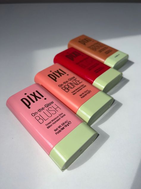 Creamy pink blush in a stick Pixi Gel Blush, Pixi Blush Stick Shades, Pixi Blush Stick, Pixi Highlighter Stick, Pixi Highlighter, Pixi Blush Stick Fleur, Pixi Beauty Makeup, Blush Trend, Pixie Makeup