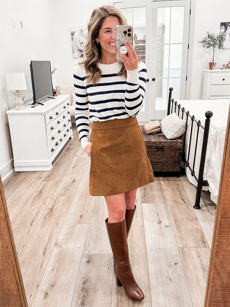 Fall Corduroy Skirt Outfits, Brown Suede Skirt Outfit Fall, Tan Skirt Outfit Fall, Fall Skirt Outfits Women, Camel Skirt Outfit Fall, Faux Suede Skirt Outfit, Brown Corduroy Skirt Outfit, Suede Skirt Outfit Winter, Brown Suede Skirt Outfit