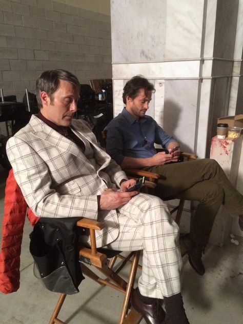 Martha De Laurentiis en Twitter: "But these guys don't live tweet #HANNIBAL final scenes NBCHannibal http://t.co/XQi8iFnKNI" Hannibal Cast, Hannibal Funny, Hannibal Tv Show, Will Graham Hannibal, Sir Anthony Hopkins, Hannibal Series, Nbc Hannibal, Will Graham, Hugh Dancy