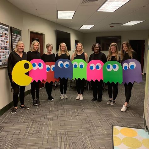 Group Halloween Outfits, Pac Man Costume, Diy Ninja Turtle Costume, College Halloween Parties, Funny Group Costumes, Monsters Inc Halloween, Diy Group Halloween Costumes, Halloween Office Party