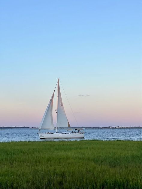 Nantucket Summer Aesthetic, Nantucket Photos, Nantucket Aesthetic, East Coast Aesthetic, Nantucket Summer, England Summer, Hamptons Summer, Coastal Granddaughter, Coastal Life