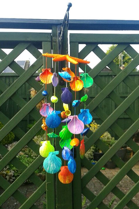 Seashell Windchime Diy, Seashell Windchime, Windchimes Diy, Seashell Art Diy, Beach Crafts Diy, Seashell Wind Chimes, Bird Feeder Craft, Wind Chimes Homemade, Wind Chimes Craft