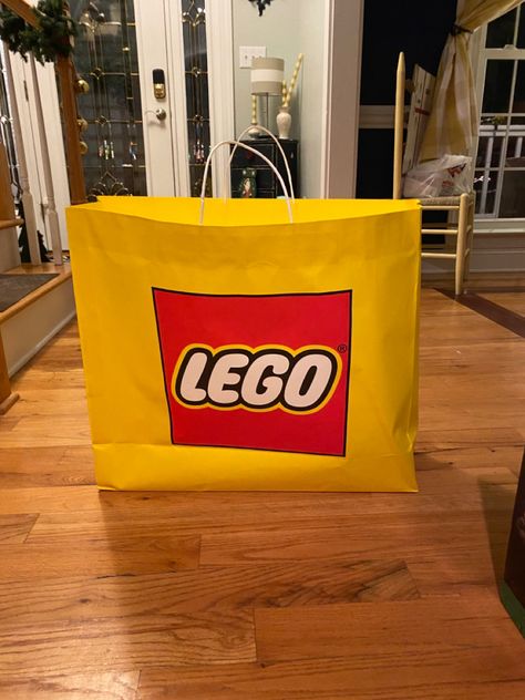 This is the most in-demand Lego set of the year! I have one brand new from the Lego store and it’s never been opened. Flat rate shipping of $30 and will ship immediately! Lego Flowers, Lego Store, London Aesthetic, Rosé Instagram, Visual Board, Home Alone, 2024 Vision, Lego Sets, The Year