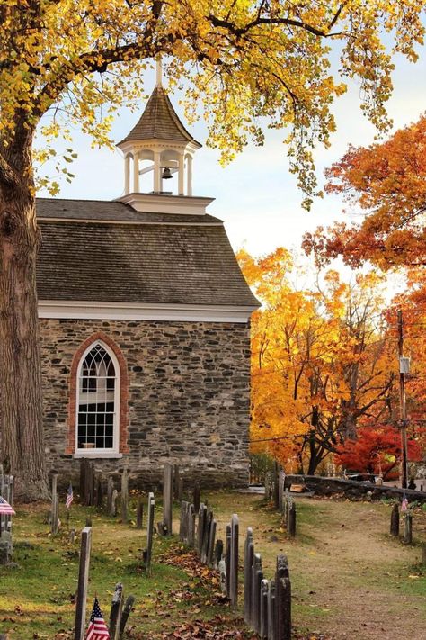 Sleepy Hollow Book, Sleepy Hollow New York, The Legend Of Sleepy Hollow, Church Aesthetic, Country Churches, Legend Of Sleepy Hollow, Old Country Churches, Weird Fiction, Church Pictures