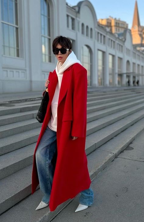 Red Trench Coat Outfit Street Style, Red Turtleneck Outfit Winter, Red Overcoat Outfit Women, Red Long Coat Outfits Winter, Long Red Coat Outfit, Red Coat Aesthetic, Red Wool Coat Outfit, Maxi Coat Outfit, Red Coat Outfit Winter