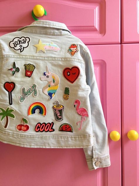 Aesthetic Jackets, Denim Jacket Embroidery, Jean Diy, Jean Jacket Patches, Jacket Patches, Custom Jean Jacket, Diy Denim Jacket, Hand Painted Denim Jacket, Diy Jeans