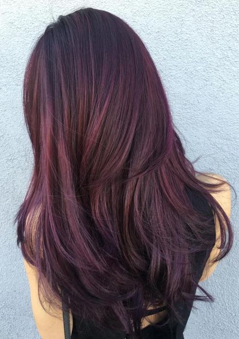 Burgundy Hair Color Ideas and Hairstyles for 2021 – The Right Hairstyles Black Hair Ombre, Hair Color Plum, Dark Purple Hair, Hair Color Burgundy, Purple Highlights, Brown Balayage, Hair Color Purple, Burgundy Hair, Trendy Hair Color