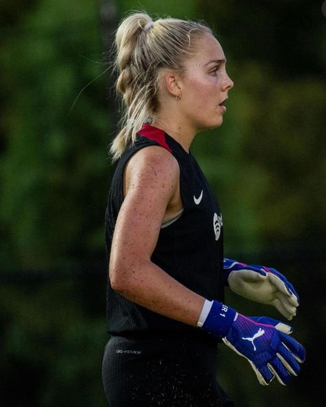 Ellie Roebuck Barca dump 🔴🔵

From training to meeting up with old teammates 🤩

📷 @ellieroebuck_ • Posted 2024-09-01T11:18:20.000Z • Via @shesaballer Ellie Roebuck, Orlando Pride, Bayern Munich, Football Players, Sports Women, Barcelona, Football, Red, Blue