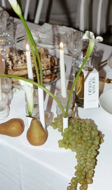 Wedding Inspiration Green, Dinner Party Table, Australia Home, Sydney Wedding, Wedding Table Settings, Wedding Tablescapes, Wedding Dinner, Birthday Dinners, Wedding Mood Board