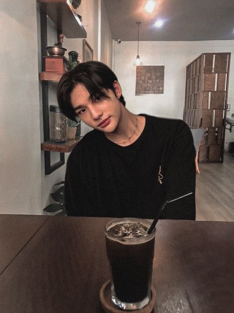 Hyunjin Boyfriend Material, Hyunjin Boyfriend, Boyfriend Material, Fanfiction, A Man, Books Wattpad, Wattpad, Books