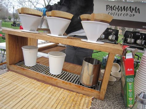 wooden coffee bar... Zou toch leuk staan in mijn keuken? Slow Coffee Bar, Coffee Market Stall, Slow Bar Coffee, Diy Coffee Syrup Stand, Pour Over Coffee Stand, Lighthouse Cafe, Coffee Dripper Stand, Drip Coffee Stand, Coffee Bike