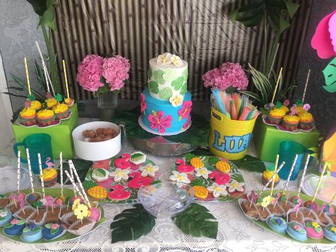 Luau Theme Candy Table Luau Dessert Table, Luau Desserts, Kids Luau, Refreshments Table, Luau Theme, Snack Table, Tiki Party, Candy Table, Theme Party