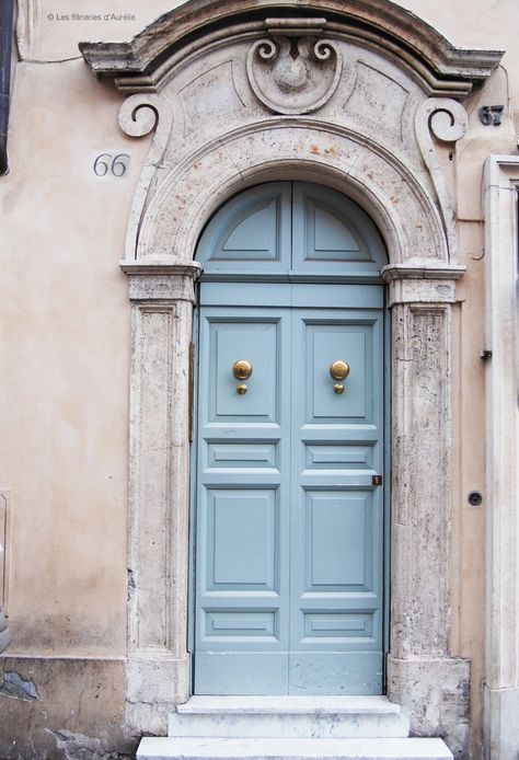 Pintu Aesthetic, Aspen Hotel, Pretty Doors, All Roads Lead To Rome, Fabulous Homes, Hotels In Rome, Decorative Doors, Gate Fence, Colorful Houses