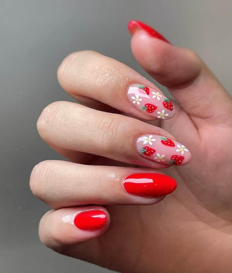 31 Elegant Strawberry Nails - Ak Pal Kitchen Cute Strawberry Nails, Nails Strawberry, Strawberry Nail Art, Strawberry Nails, Bright Red Nails, Fruit Nail Art, Nail Designs Valentines, Summery Nails, Shellac Nails