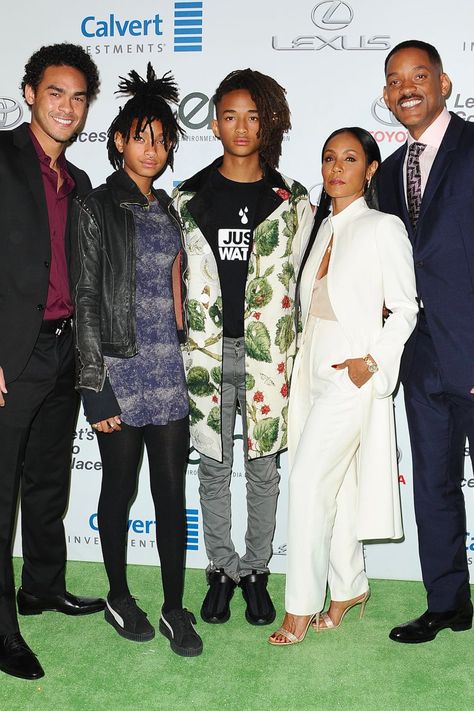 Will Smith Children, Will Smith And Family, Jaden Smith Fashion, Famous Families, Smith Family, Jada Pinkett, Willow Smith, Jaden Smith, Bollywood Outfits