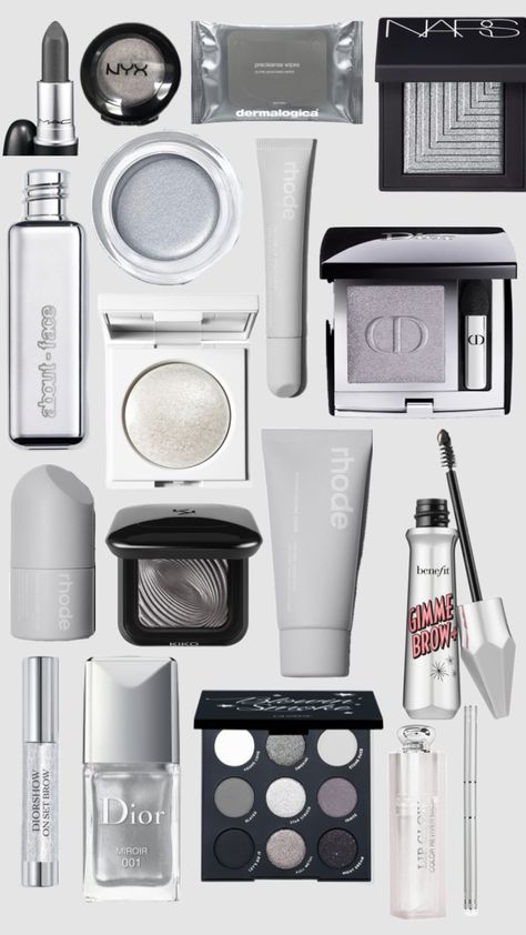 #sliver/gray#makeup Silver Makeup Aesthetic, Grey Aesthetic Makeup, Silver Grey Makeup Look, Grey Makeup Douyin, Grey And Silver Eyeshadow, Silver Makeup Packaging, Grey Eyeshadow Palette, Gray Makeup, Cushion Makeup