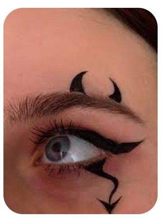 Hallowen Schminke, Halloween Eyeliner, Maquillage Halloween Simple, Spooky Makeup, Halloweenský Makeup, Halloween Make-up Looks, Make Up Diy, Portret Feminin, Eyeliner Designs