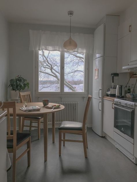 Cozy Minimal Kitchen, Stockholm Lifestyle, Minimal Room Decor, Tiny Kitchen Remodel, Flat Interior, Interior Windows, Apartment Aesthetic, Small Apartment Decorating, Dream House Rooms