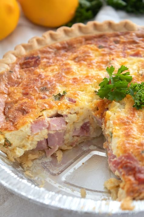 Quiche With Premade Pie Crust, Ham Quiche Recipe, Crab Ideas, Recipe For Ham, Ham Quiche, Cheese Quiche Recipe, Ham And Cheese Quiche, Quiche Lorraine Recipe, Breakfast Quiche Recipes