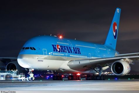 Korean Air Aesthetic, Korea Airline, Korean Airlines, Plane Wallpaper, Malaysian Airlines, Seoul Korea Travel, Etihad Airways, Luxury Jets, Korean Air