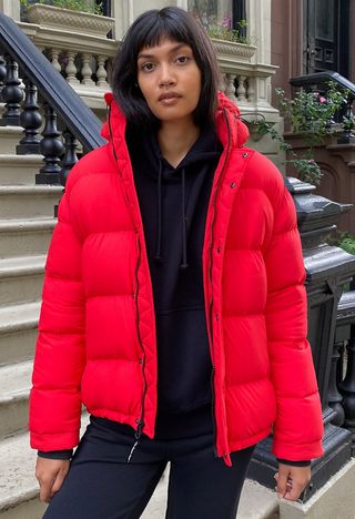 23 Best Puffer Jackets For Women 2022: Uniqlo, The North Face & More | Glamour Best Puffer Jacket, Aritzia Super Puff, Puffer Jackets For Women, The Super Puff, Puffer Jacket Style, Super Puff, Feather Jacket, Puff Jacket, Coats Women