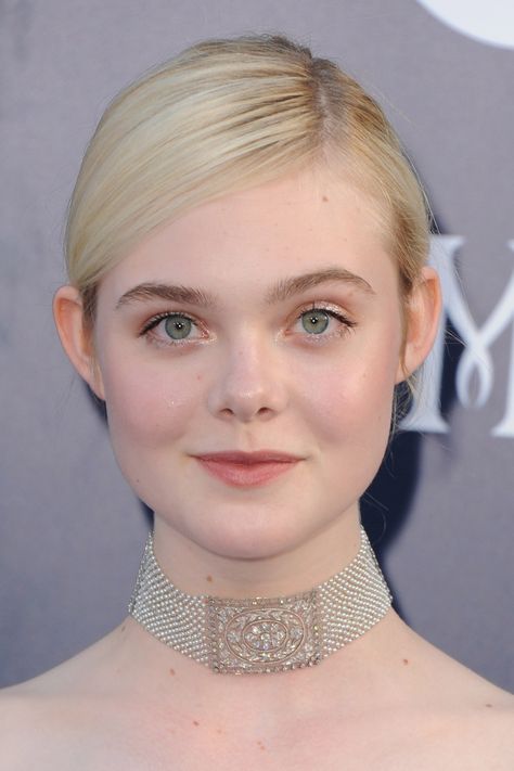 Ellie Fanning, Elle Fanning Style, Glittery Eyes, Dakota And Elle Fanning, Celebrity Beauty, Elle Fanning, Teen Vogue, Girl Face, Cute Makeup