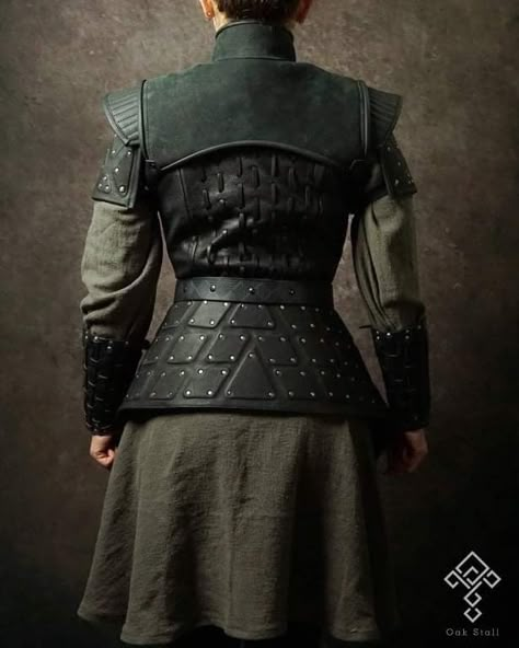 Leather Armor Women, Fantasy Adventurer Outfit, Female Leather Armor, Corset Costumes, Female Armor, Larp Costume, Leather Armor, Concept Clothing, Gown Pattern