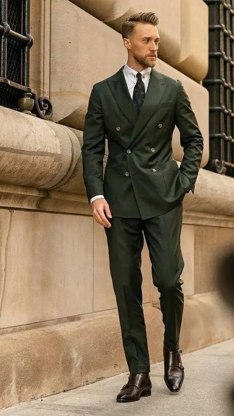 Double-Breasted Suit: Everything You Should Know About it Summer Double Breasted Suit Men, Double Breasted Suit Men Classy, Checked Suits Men, Double Breasted Suit Men, Mens Fashion Coat, Men's Wedding Outfit, Blue Suit Wedding, Classy Suits, Classic Outfit