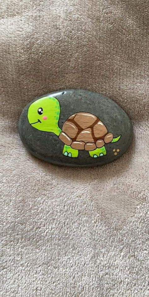 Turtle Stone Art, Stone Painting Turtle, Turtle Rock Painting Ideas, Turtle Rock Art, Painted Rock Turtle, Turtle Rock Painting, Turtle Painted Rocks, Sea Turtle Painting, Turtle Rock