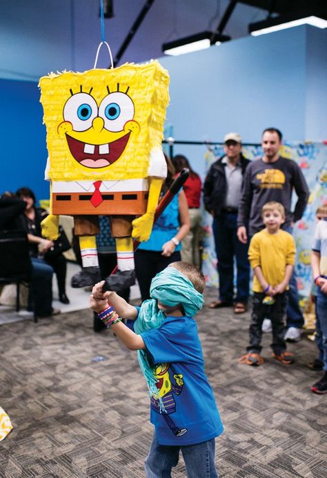 Spongebob Pinata, Spongebob Girl Birthday, Fish Skewers, Crabby Patty, Spongebob Squarepants Party, Spongebob Birthday Cake, Bob Sponge, Gummy Fish, Spongebob Birthday Party