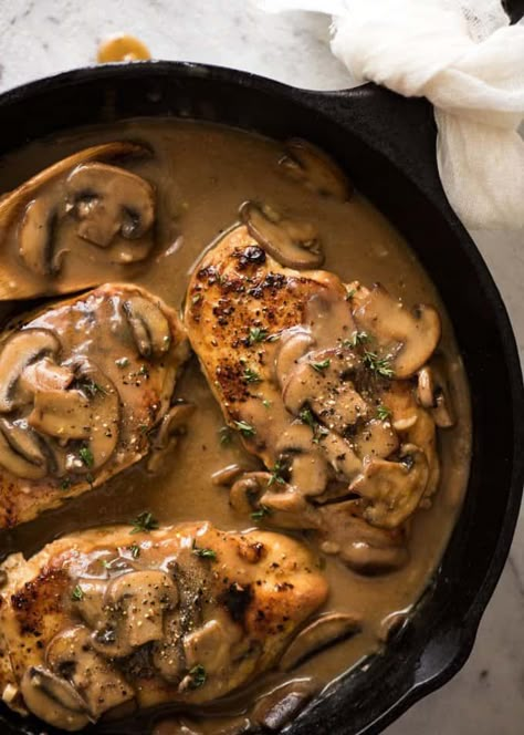 A fabulous quick midweek meal - juicy pan seared Chicken with Mushroom Gravy. www.recipetineats.com Chicken With Mushroom Gravy, Arabisk Mad, Chicken With Mushroom, Tin Eats, Mushroom Gravy Recipe, Chicken Mushroom Recipes, Seared Chicken, Slow Cooked Chicken, Pan Seared Chicken