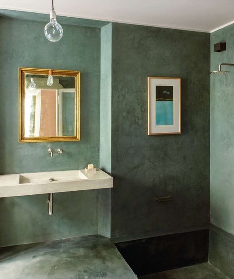 Bad Inspiration, Green Walls, Unique Bathroom, Green Bathroom, Amazing Bathrooms, Bathroom Renovation, Bathroom Inspiration, Modern Interior Design, Bathroom Interior Design