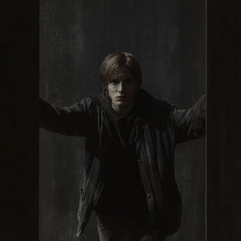 Dark Netflix Series, Jonas Kahnwald, Poppy Singer, Small Town Mystery, Louis Hofmann, Dark Netflix, Kate Moss Style, Apocalypse Aesthetic, Chaotic Academia