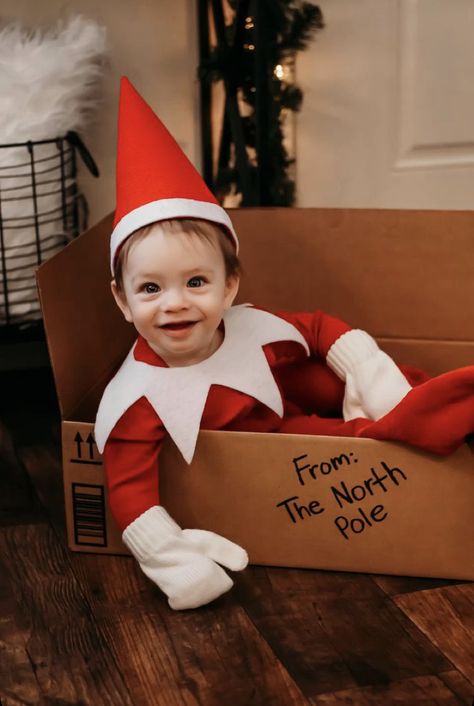 Baby Elf On The Shelf, Christmas Baby Pictures, Green Bridal Showers, Baby Elf, Cute Family Photos, Baby Christmas Photos, Xmas Pictures, Baby Boy Pictures, Elf Fun