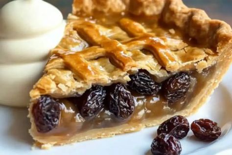 Old-Fashioned Raisin Pie – recipestasteful Raisin Pie Recipe Easy, Old Fashioned Raisin Pie Recipe, Fruit Pie Crust, Prune Pie, Raisin Pie Recipe, Raisin Pie, Pie Recipe Easy, Polish Foods, Fruit Pies