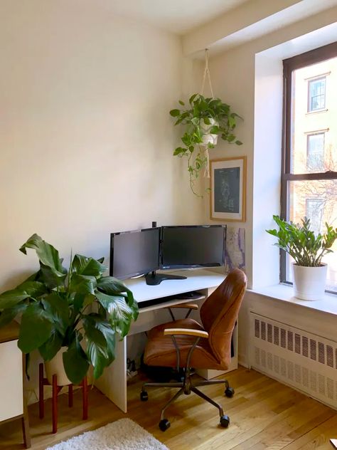 Earthy Nyc Apartment, Modern Apartment Desk, Desk As Dining Table, Desk Studio Apartment, Studio Apartment Desk Ideas, Small Apartment Desk Ideas, Studio Apartment Men, Desk In Living Room Apartment, Computer Desk In Living Room