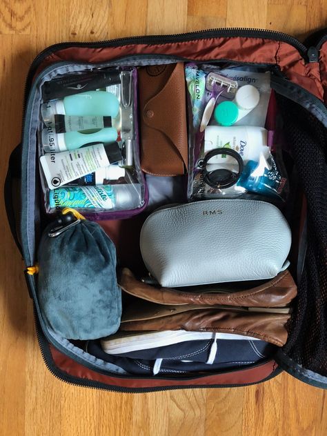 Pack Light For Travel, 10 Days In Europe, Backpacking Europe Packing, Capsule Packing, Light Packing Tips, Cuyana Bag, International Travel Essentials, Minimalist Packing, Europe Packing List